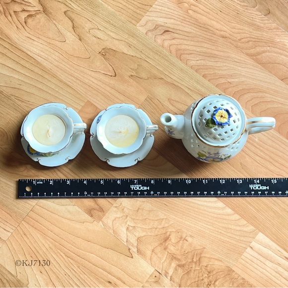 Avon Ceramic Floral Teapot Tea Light Holder With Two Teacup Candles - Picture 8 of 15